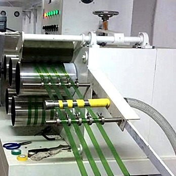 Dây chuyền ép đùn dây đeo PET Chiều rộng 5-19mm để sản xuất băng và dây đeo