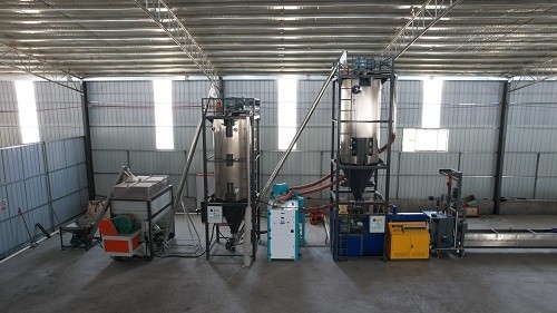 Máy sản xuất dây đai PET tự động 400kg / H 19mm Extruder băng đai rộng với điều khiển PLC