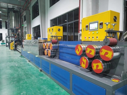 450KG / H máy làm băng nhựa PET chai mảnh vật liệu với chiều rộng dây đai 9-32mm