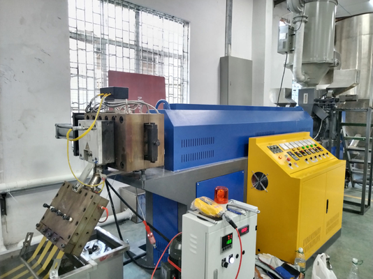 Thiết bị sản xuất dây đai thép nhựa PP cho nhu cầu của khách hàng